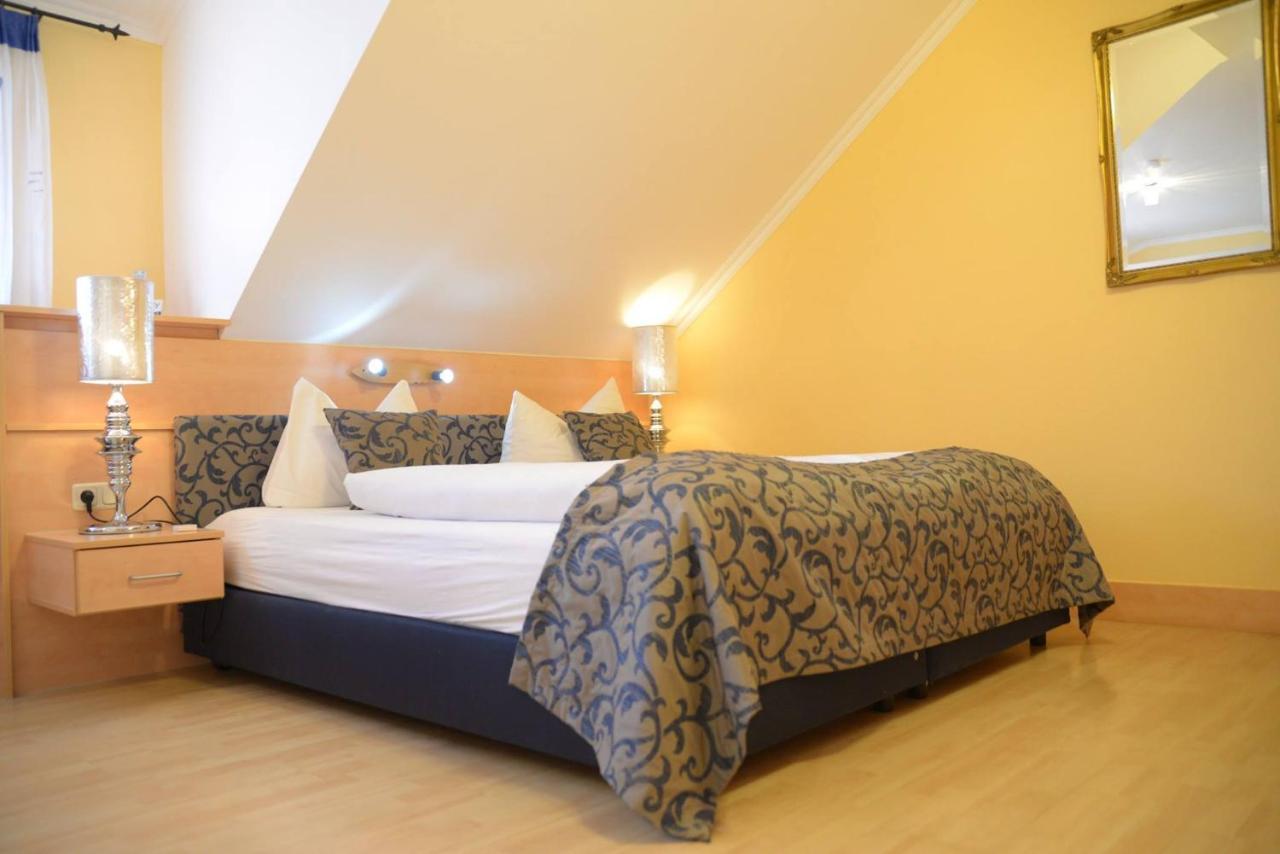 Landhotel Grabinger Schwandorf in Bayern Exterior foto